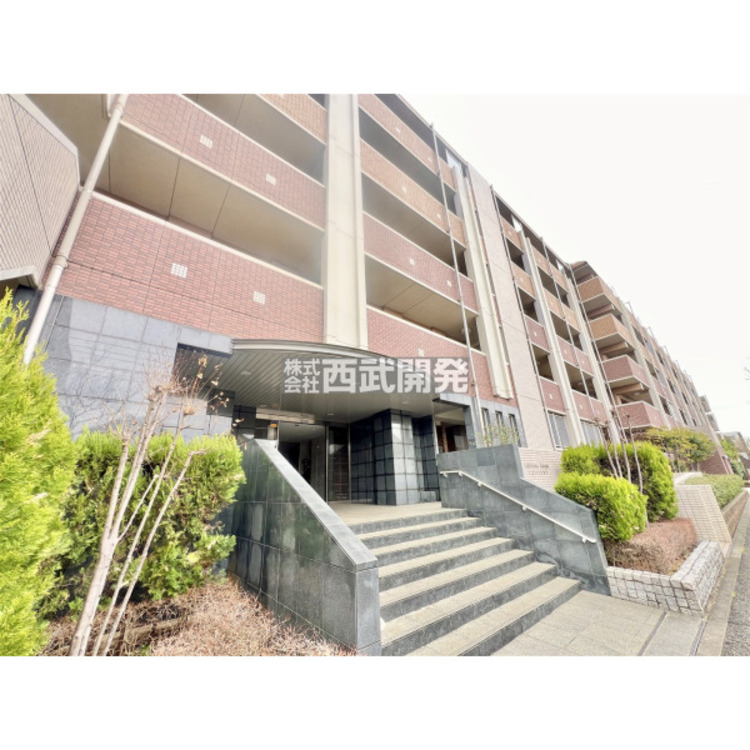 外観 タイル張りの素敵な外観