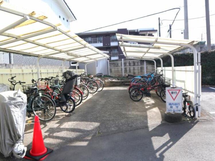 その他 屋根がついた駐輪場、自転車も濡れにくいです。