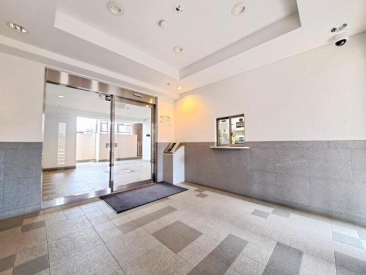 設備 エントランスにはオートロックを採用。侵入者をシャットアウトし、住まいの安全性を高めます。