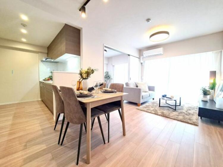 設備 エアコンを標準装備としました。購入や設置の手間を省き、新生活スタートも快適です。※設置個所等詳しくは担当へお問合せください。