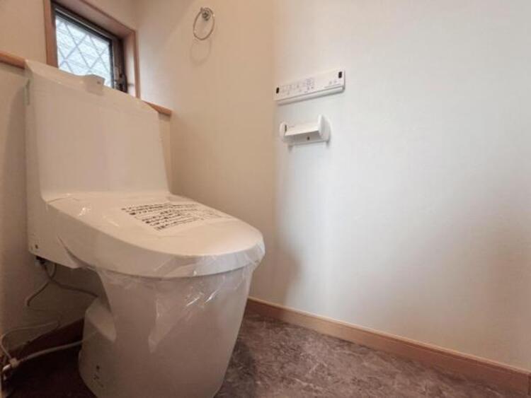 トイレ 清潔感溢れるトイレ。落ち着いた空間で安らぎのひとときをお過ごしいただけます。