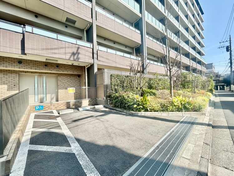 その他 駐車スペースが嬉しいですね。※空き状況は都度ご確認下さい。