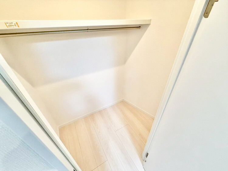 その他 収納スペースが付いていて、お部屋を広く使っていただけます。