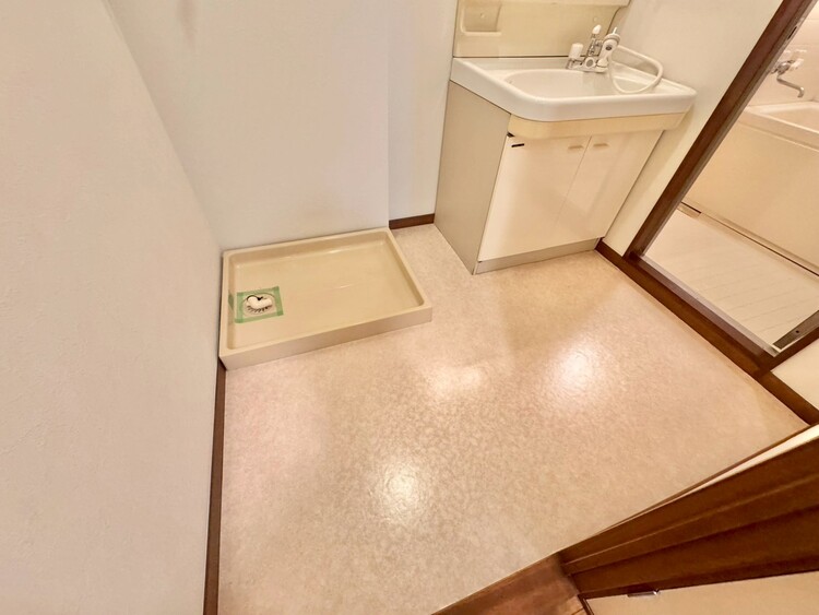 その他 十分な広さの脱衣所。