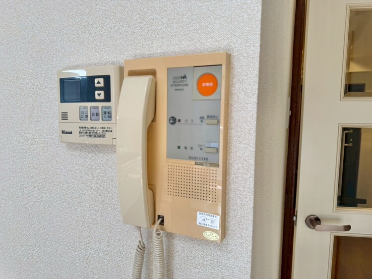 その他 室内にはインターホンを設置。快適と安らぎを合わせた優しい設計。