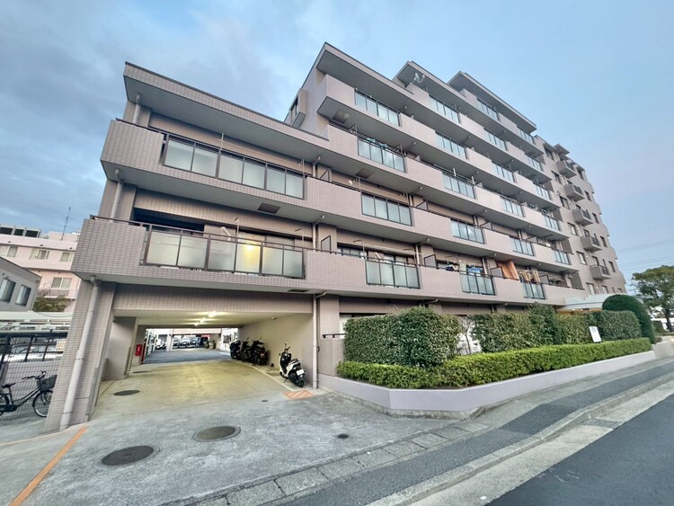 その他 飽きのこないシンプルモダンな外観です。