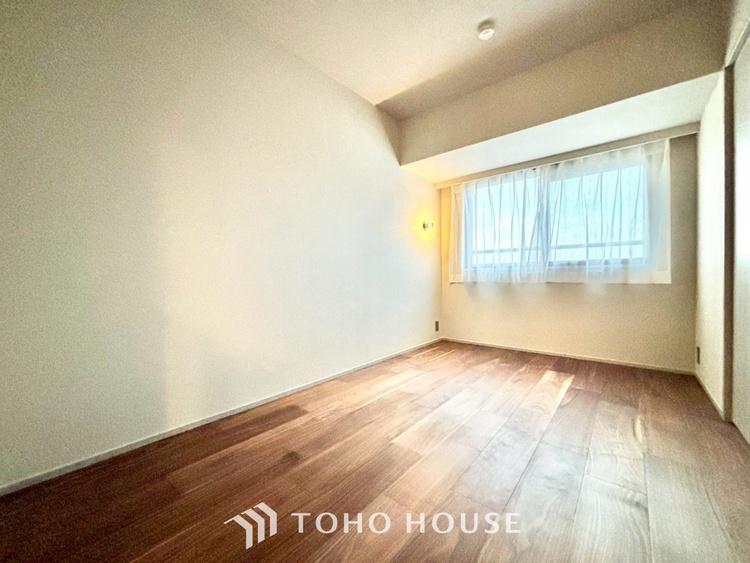 内装 ◆子供部屋◆冷涼な風、そよぐリビング。だんらんの場所はここから始まり、ここで終わる。家族の笑顔が集う素敵な場所だから、こだわり抜いた思いが詰まっているのだと思う。