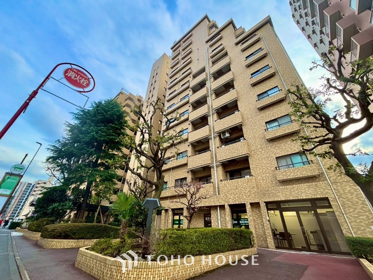 外観 ◆共有空間◆些細な事でほっぺを膨らまして怒る君。それでも僕達はこれからも一緒だよ。喧嘩をしても離れたくないから一つはさんだ同じ場所にいる。分かるよ。そこに君が