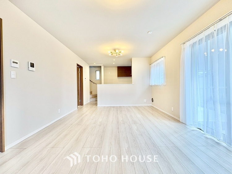 内装 【隠された美しさ】流麗な音楽が流れているような繊細でいながら整然かつ堅牢なこの空間。この空間は確かに美しい。しかし、そこには美しさ以上のものが隠されている。