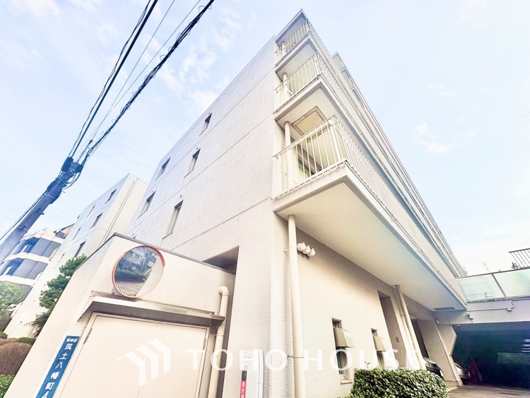 外観 太陽に愛された邸は、陽当り・通風に優れた魅力的で快適さを追求した邸宅でした。ここに住むからこそ意味がある。そんな特別感に浸りながら、毎日をお過ごしして欲しいです。