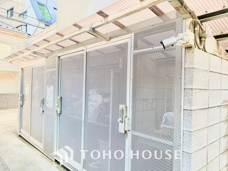 外観 太陽に愛された邸は、陽当り・通風に優れた魅力的で快適さを追求した邸宅でした。ここに住むからこそ意味がある。そんな特別感に浸りながら、毎日をお過ごしして欲しいです。