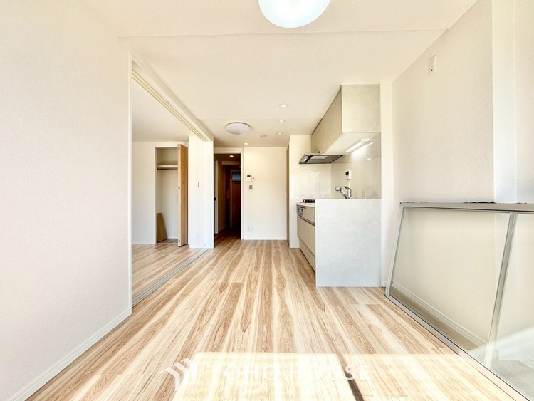 内装 ◆隠された美しさ◆流麗な音楽が流れているような繊細でいながら整然かつ堅牢なこの空間。この空間は確かに美しい。しかし、そこには美しさ以上のものが隠されている。