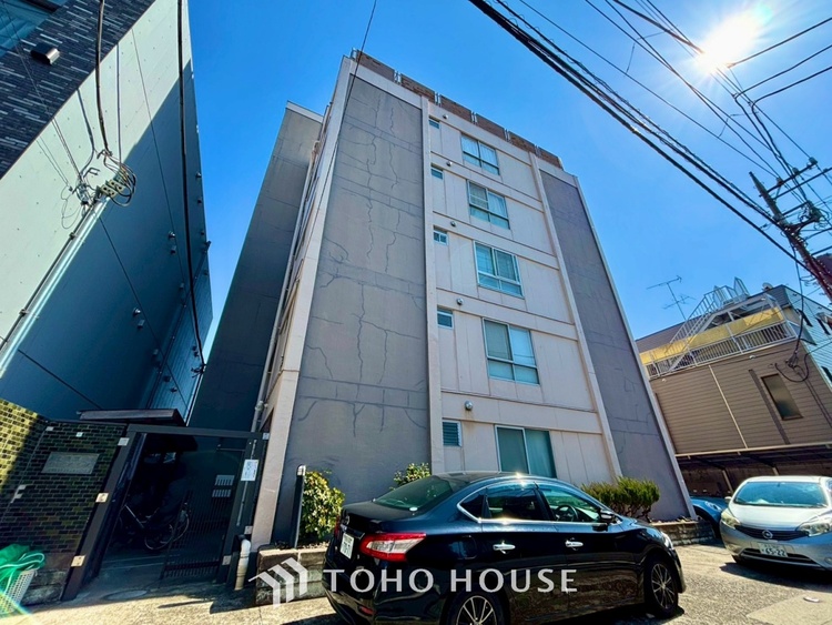 外観 ◆共有空間◆些細な事でほっぺを膨らまして怒る君。それでも僕達はこれからも一緒だよ。喧嘩をしても離れたくないから一つはさんだ同じ場所にいる。分かるよ。そこに君が