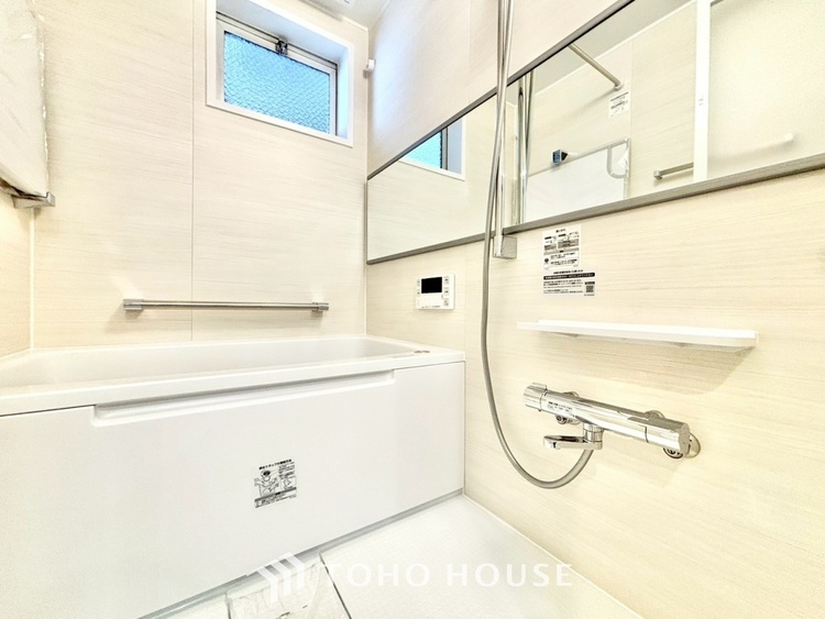 風呂 ◆浴室◆の温もりを感じ、ふわりと寄り添う太陽の妖精たちが自然と僕達を微睡ませる。うとうとしたい訳ではないがそんな時間が嫌いじゃない自分がここにいる。