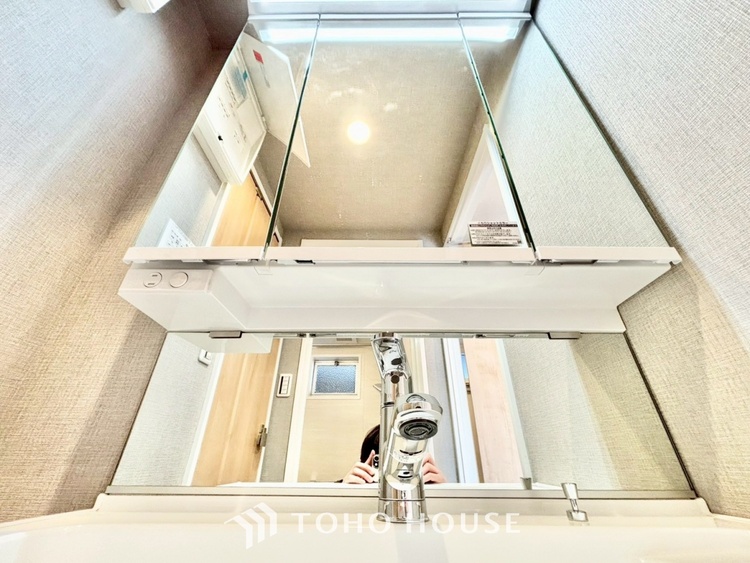 洗面 ◆洗面◆清潔感のある水回り。白で統一されたスタイリッシュな空間。毎日使う場所だから究極にシンプルにこだわりました。