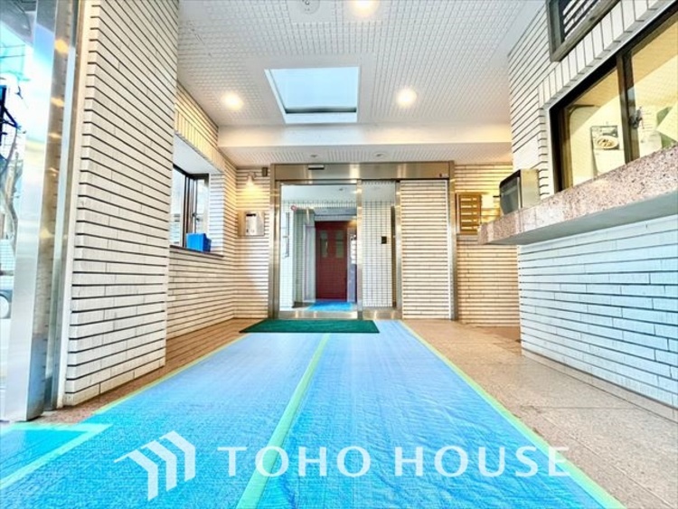 エントランス 漂う上質な空気感、マンションに入れば「おかえりなさい」と笑顔で迎えてくれるエントランス。最良の心配りを感じるマンションでした。