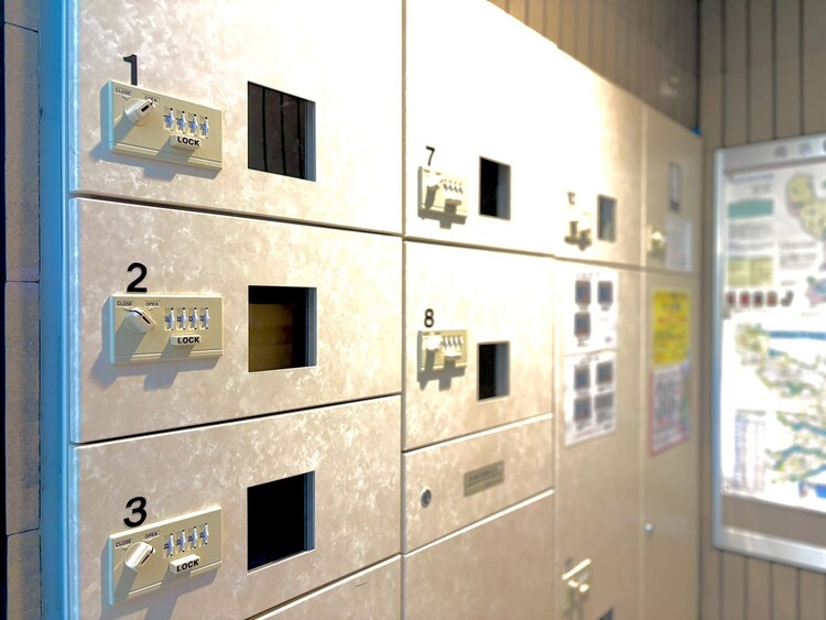 その他 【Delivery box】外出中でも荷物の受け取りが可能な宅配ボックス。共働き世帯にも嬉しい設備です。