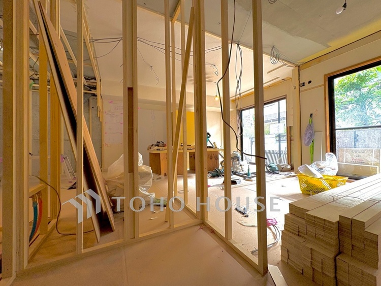 内装 【リフォーム途中】。