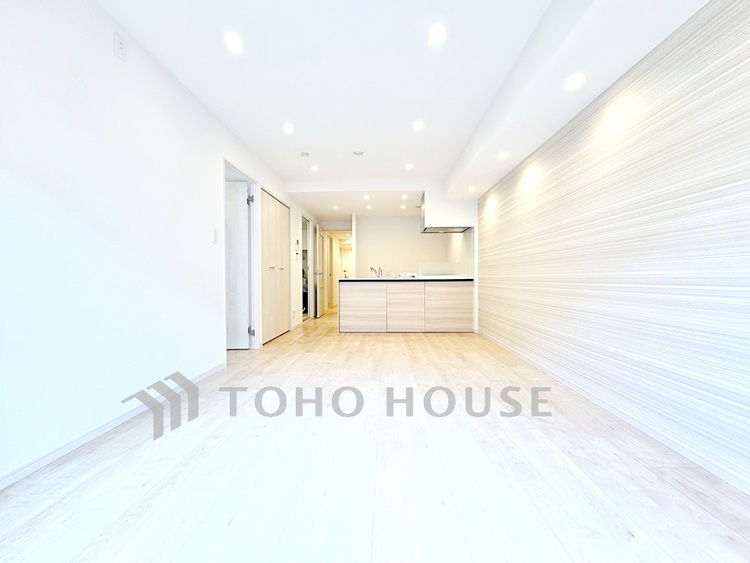 内装 【リビング】家族が自然と集まりたくなる、心地よい広さの空間。