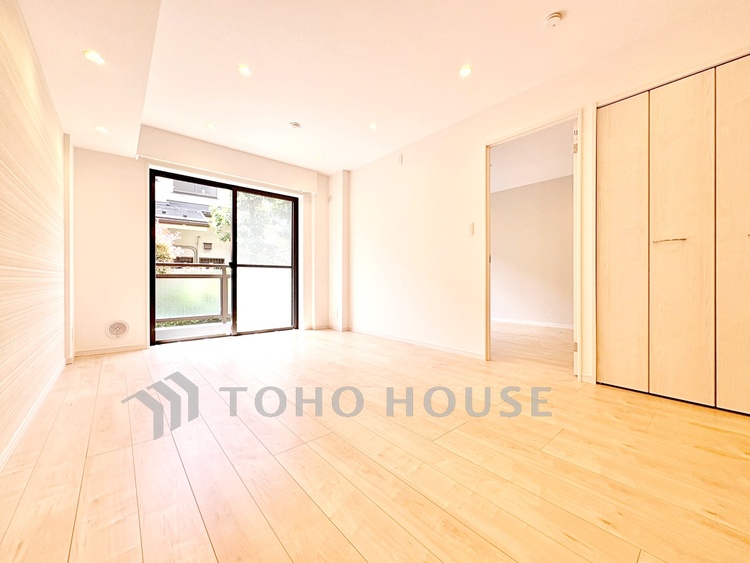 内装 【リビング】ゆったりとした空間で、それぞれが自由に過ごせる物件です