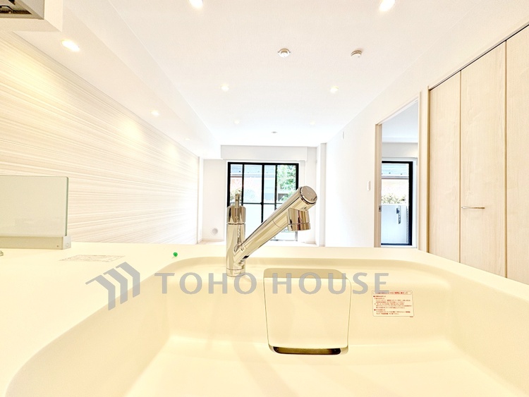 キッチン 【キッチン】家事動線にも配慮され、暮らしをスムーズにしてくれます。