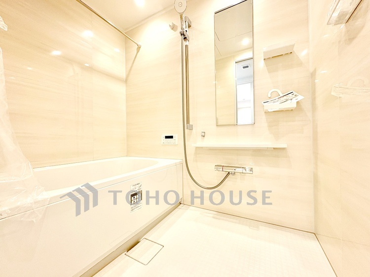 風呂 【浴室】一日の疲れをゆっくり癒してくれる、落ち着いた浴室空間です。