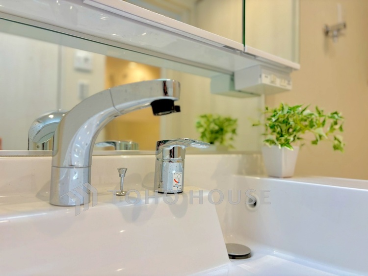 洗面 【Powder Space】静かに整う、心と身だしなみ。広めのボウルで使い勝手も良好。忙しい朝もストレスなく。