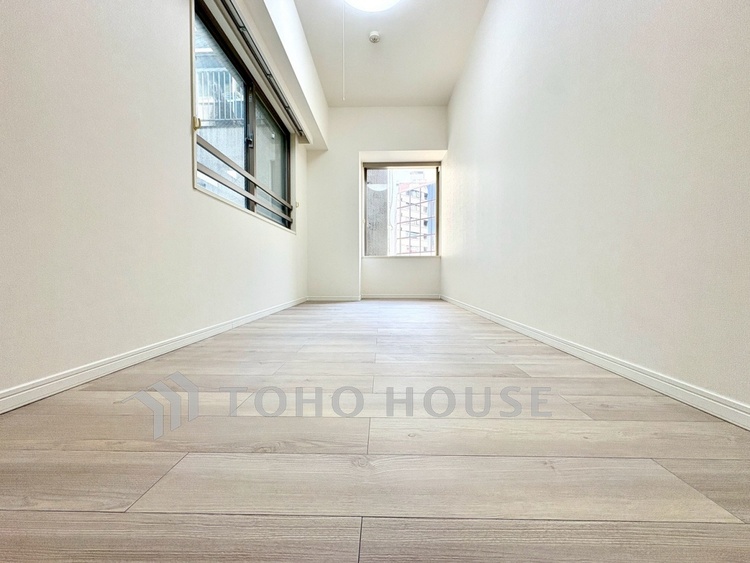 内装 【Private Room】一日の終わりをやさしく包み込む空間。ベッドやデスクを配置してもゆとりある広さ。自分だけの静かな時間をここで。