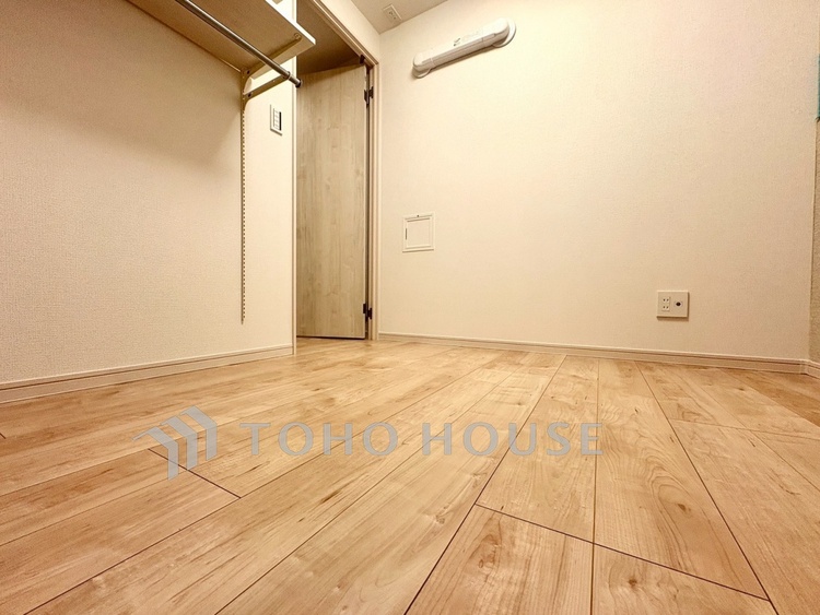 内装 【Private Room】一日の終わりをやさしく包み込む空間。ベッドやデスクを配置してもゆとりある広さ。自分だけの静かな時間をここで。