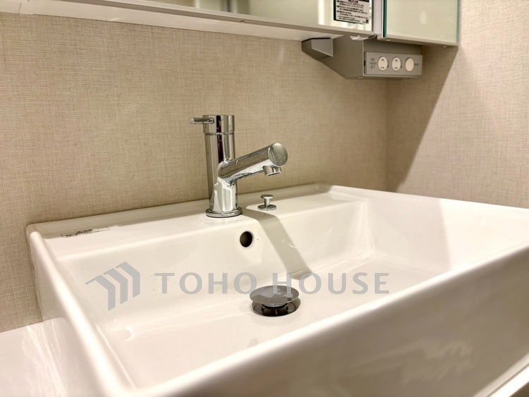 洗面 【Powder Space】静かに整う、心と身だしなみ。広めのボウルで使い勝手も良好。忙しい朝もストレスなく。