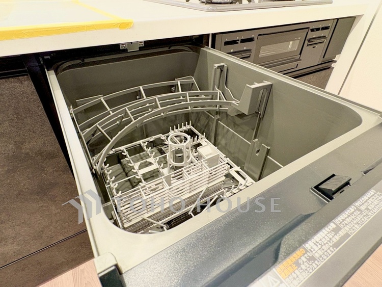 キッチン 【Kitchen】機能性と美しさを兼ね備えた設計。収納もしっかり確保され、生活感をすっきり保てます。日々を整えるキッチンです。