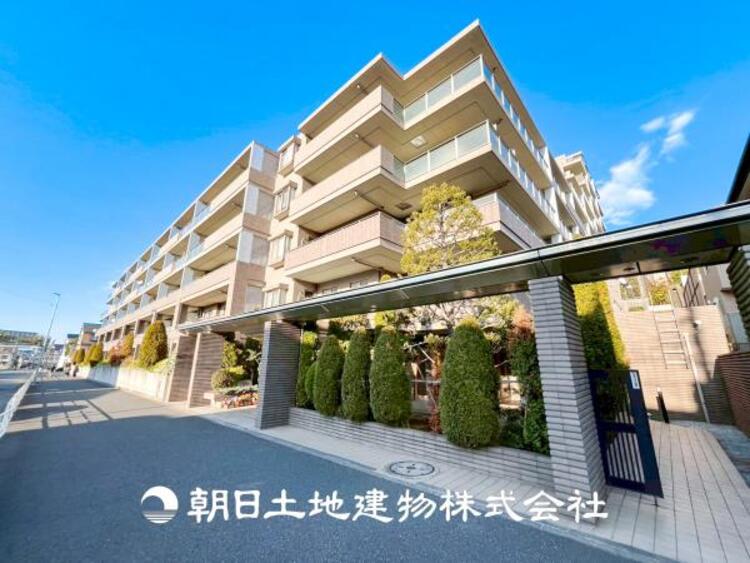 外観 【外観写真】デザインされた空間と競い合うかのような充実した建物と共に大切な家族の思い出を刻んでいきます。