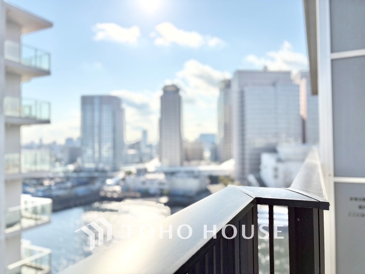 バルコニー 【BALCONY】◆Open new door◆扉の向こうには青空が広がっている。