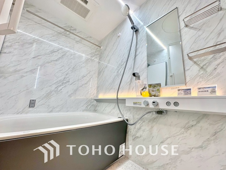 風呂 【BATHROOM】◆プライベートな空間◆simpleだからrelaxできるんです。こころもからだもキレイさっぱり。