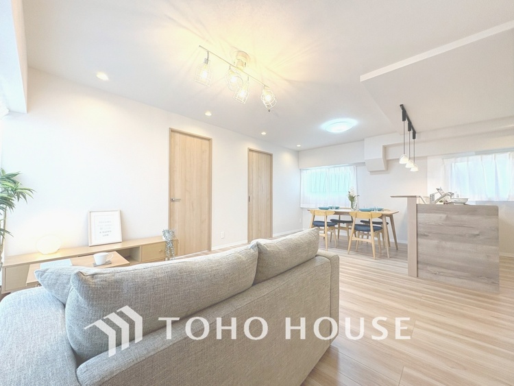 内装 【LIVING】◆simple is best◆無駄のない綺麗なつくりのリビングルームであなただけの暮らしを。