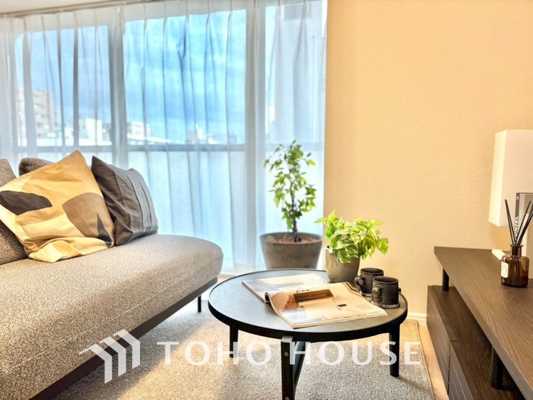 内装 【LIVING】◆扉を◆開くとこの景色。家族の”おかえり”の声が聞こえてきそう。