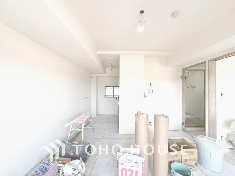 内装 現在改装中◆Sunshine◆光が燦々と入り、いるだけで気持ちいい。「開放的でゆとりあるお部屋です。」