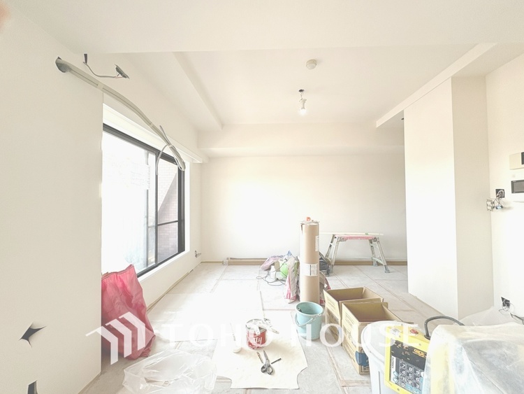 内装 現在改装中◆simple is best◆無駄のない綺麗なつくりのリビングルームであなただけの暮らしを。