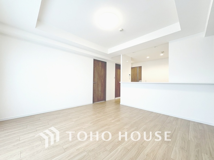 内装 【LIVING】◆眩い◆光が燦々と入り、家族の笑顔を照らす。「いつまでも続いて」と願う夢のような毎日がここにある。