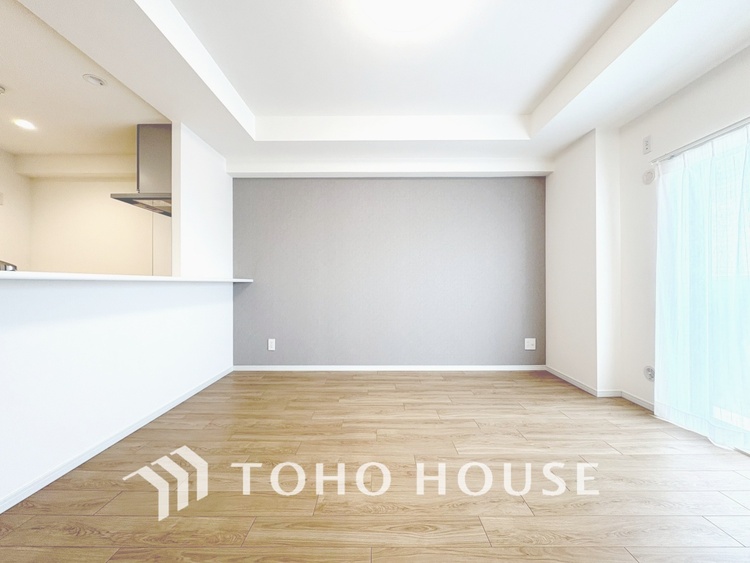 内装 【LIVING】◆扉を◆開くとこの景色。家族の”おかえり”の声が聞こえてきそう。