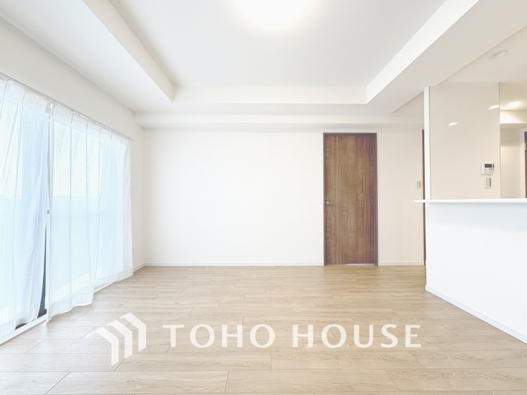 内装 【LIVING】◆住む喜び、楽しさ、感動◆を君と共有したい。いつまでもずっと家族を見渡せるこの広い空間で。