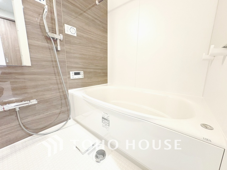 風呂 【BATHROOM】◆プライベートな空間◆simpleだからrelaxできるんです。こころもからだもキレイさっぱり。