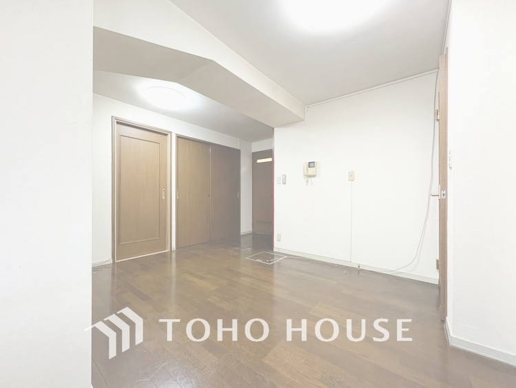 内装 【LIVING】◆扉を◆開くとこの景色。家族の”おかえり”の声が聞こえてきそう。