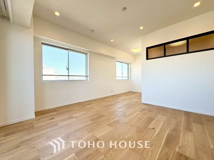 内装 【LIVING】◆扉を◆開くとこの景色。家族の”おかえり”の声が聞こえてきそう。