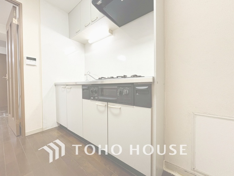 キッチン 【KITCHEN】◆ワクワク◆開放的で機能性も高いシステムキッチン。お子様は毎日のご飯にワクワク！