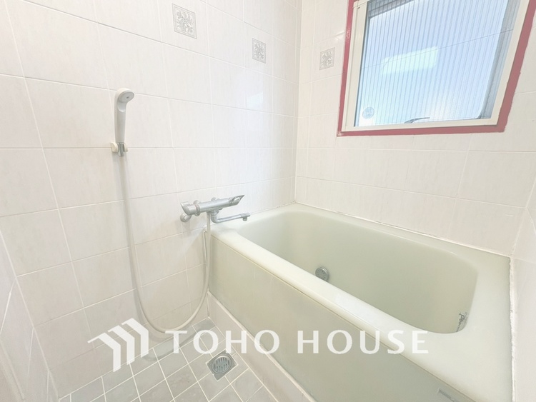 風呂 【BATHROOM】◆プライベートな空間◆simpleだからrelaxできるんです。こころもからだもキレイさっぱり。