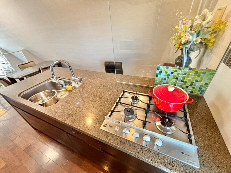 その他 使いやすくスタイリッシュなキッチン空間になっております。