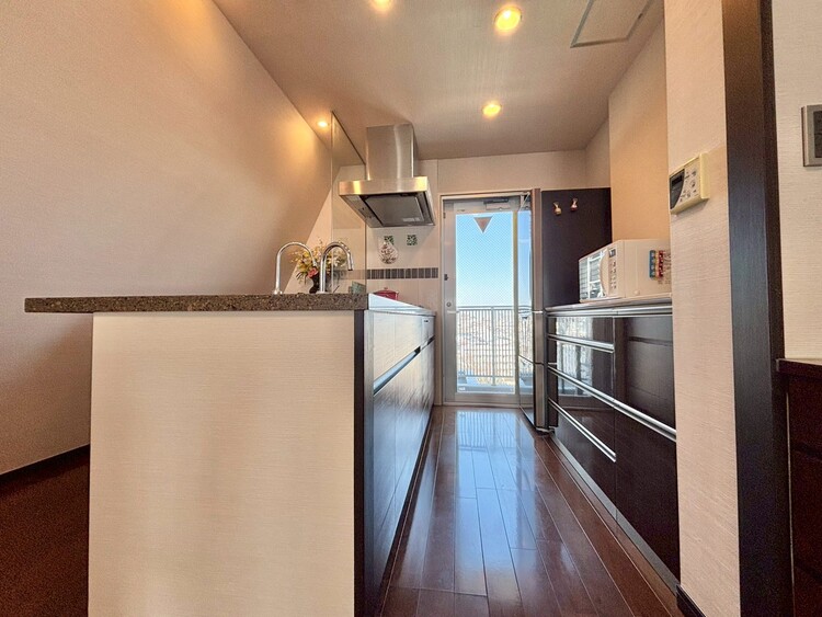 その他 開放感のあるキッチンスペース。調理をしながら、会話も弾みそうですね。