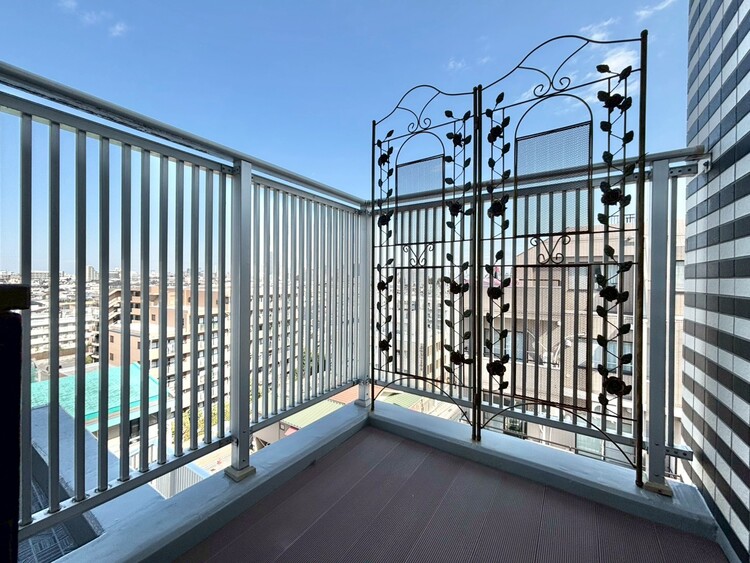 その他 朝の澄んだ空気や、夕方に吹く清々しい風を感じられるバルコニー。