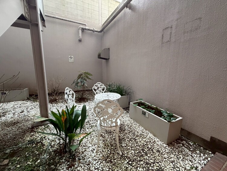 その他 マンションの敷地内には、中庭もございます。